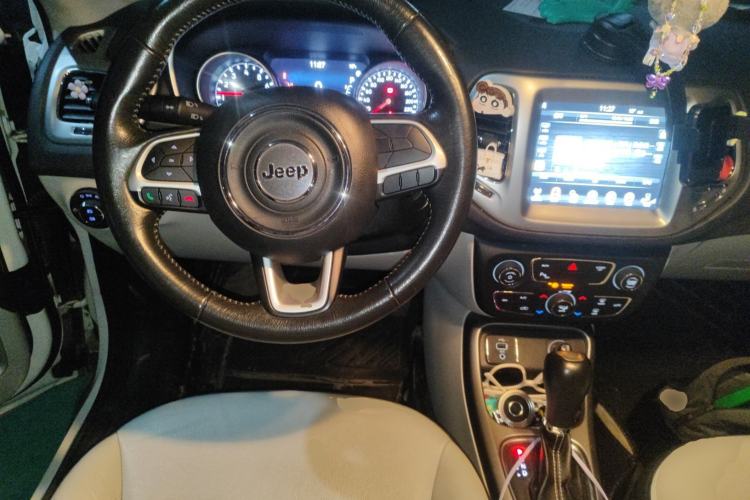 Used Jeep Compass 2017 200T Automatic Family Edition
