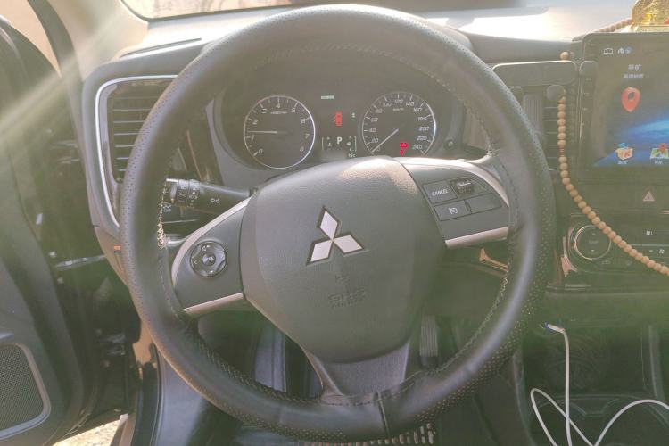 Used Mitsubishi Outlander 2014 2.4L 4x4 Deluxe Value Edition 5 Seats