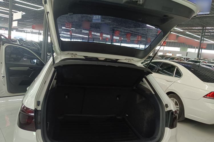 Used Volkswagen Gran Lavida 2013 1.4 TSI Automatic Comfort Model Trunk