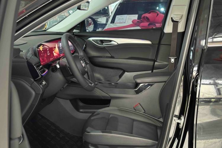 Used Buick Envision 2025 Encore Plus 28T Two-Wheel-Drive Platinum Edition