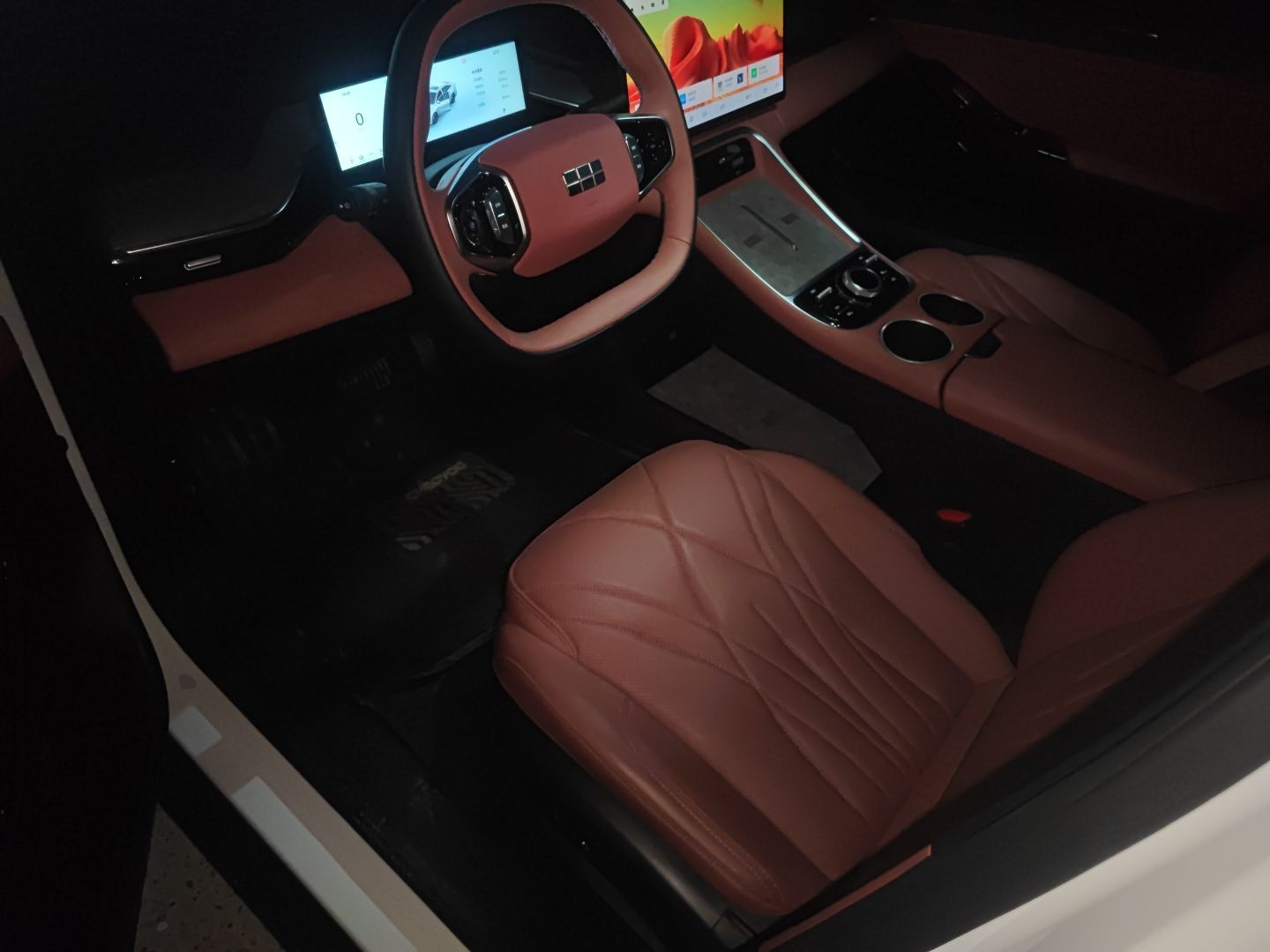 المقاعد الأمامية داخل السيارة