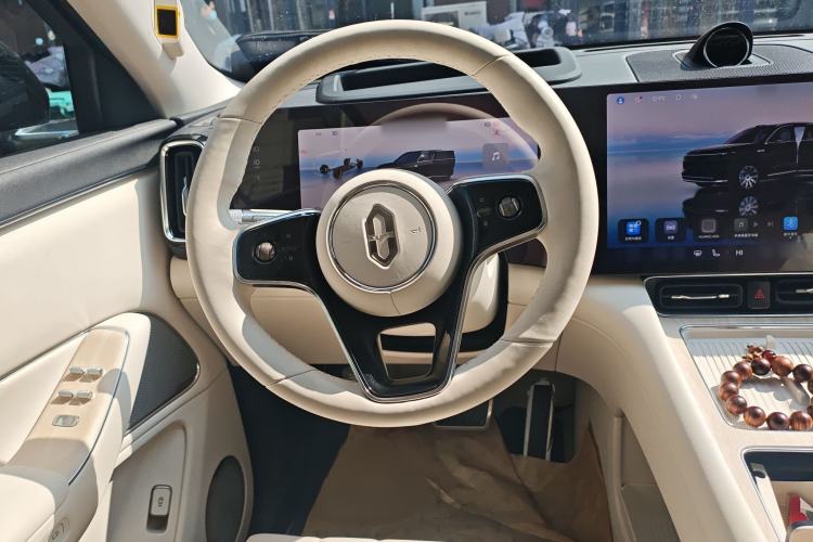 Used Hima AITO M8 2025 Extended-Range Ultra Version 53.4 kWh 6-Seater Edition
