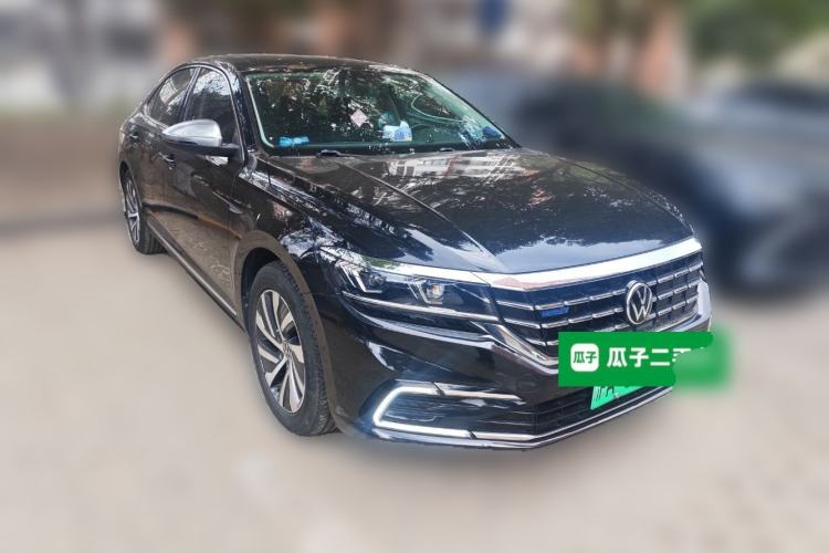 Used Volkswagen Passat New Energy 2021 430 PHEV Hybrid Luxury Edition Front Right 45 Deg