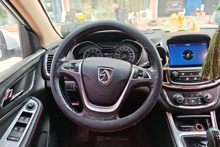 Used Baojun 560 2016 1.8L Manual Luxury Edition
