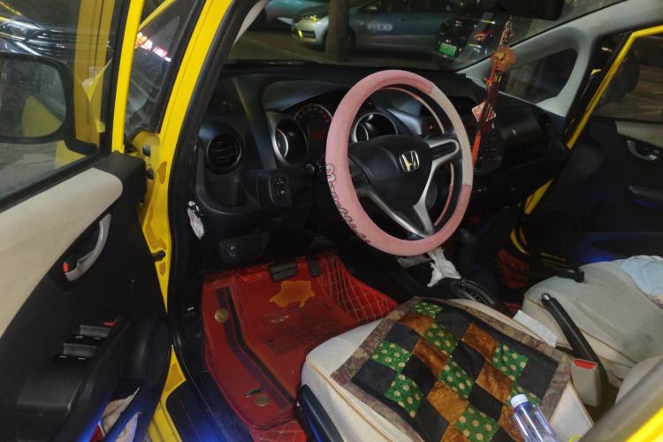 Used Honda Fit 2011 1.5L Automatic Luxury Edition Driver Seat