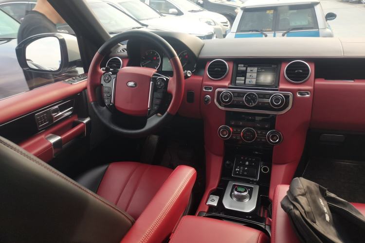 Used Land Rover Discovery 2015 3.0 SC V6 HSE Steering Wheel