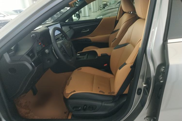 Used Lexus ES 2023 200 Excellence Edition