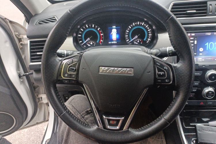 Used Haval H2 2017 Red-Label 1.5T Manual Two-Wheel Drive Luxury Model Steering Wheel