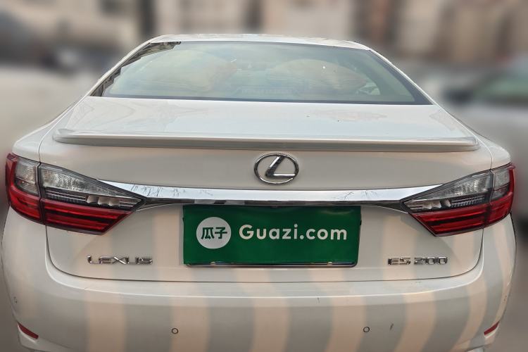 Used Lexus ES 2015 200 Elite Edition Rear