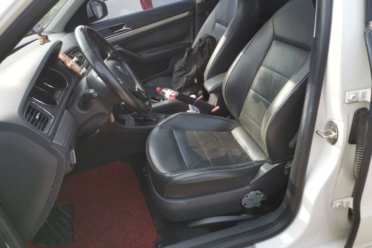 Used Volkswagen Lavida 2015 1.6L Automatic Comfort Edition
