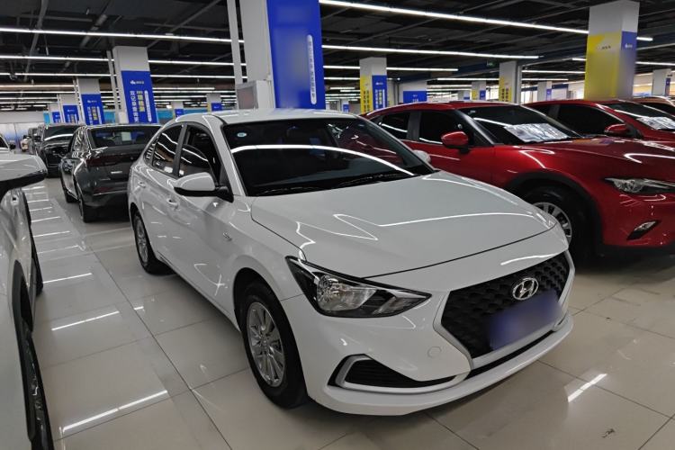 Used Hyundai Celesta 2020 1.6L Automatic GL Enjoyable Edition Front Right 45 Deg