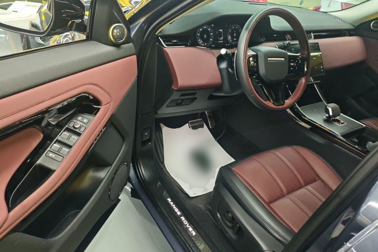 Used Land Rover Range Rover Evoque 2024 Aurora L 249 PS Prestige Light-Chasing Edition
