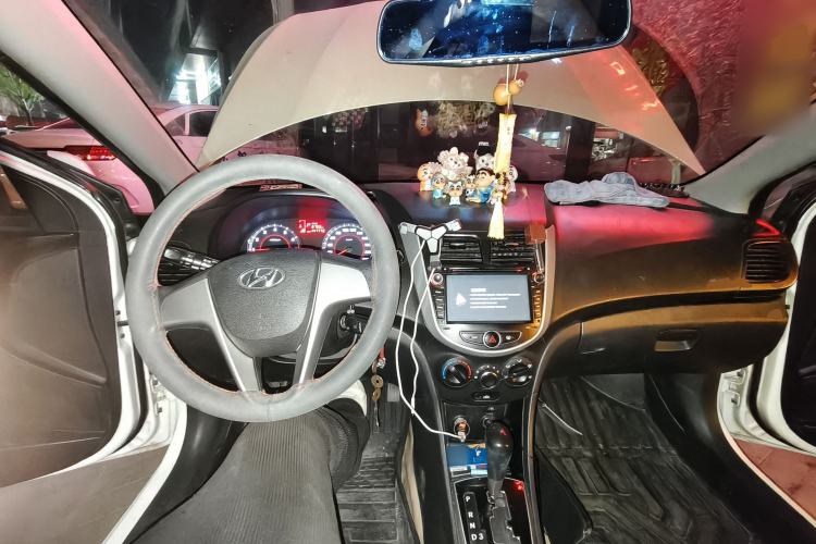 Used Hyundai Verna Ray 2014 1.4L Automatic GLX
