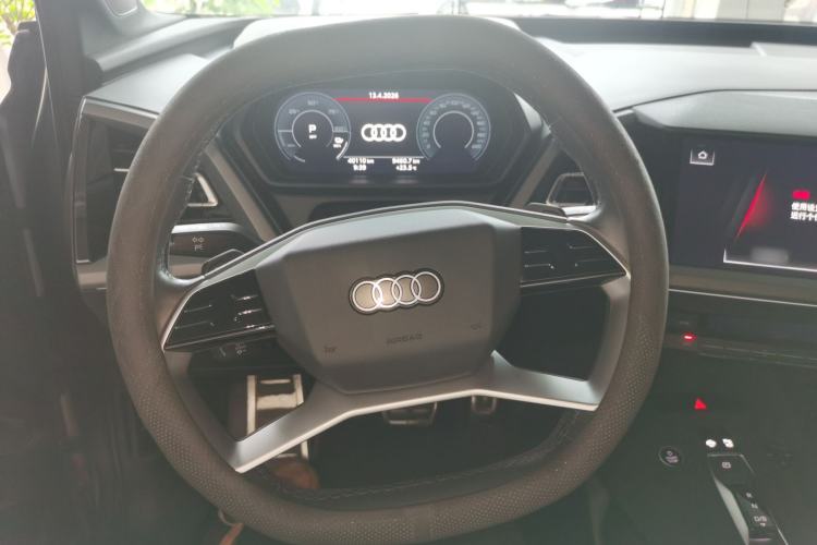 Used Audi Q5 e-tron 2023 40 e-tron Shining Edition Brocade Suit Steering Wheel