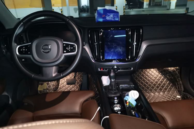 Used Volvo V60 2020 T5 Zhiyuan Luxury Edition Center Console