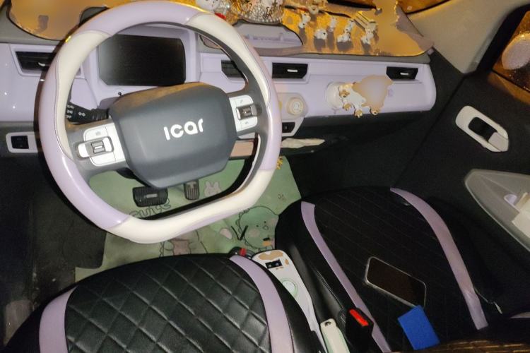 Used Chery QQ Ice Cream 2022 120km Conical Shape Lithium Iron Phosphate Center Console