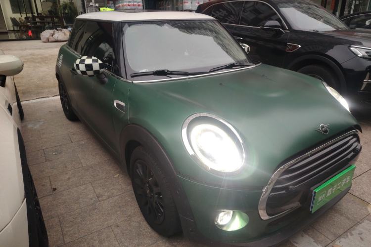 Used MINI 2021 1.5T COOPER Classic Edition Front Right 45 Deg