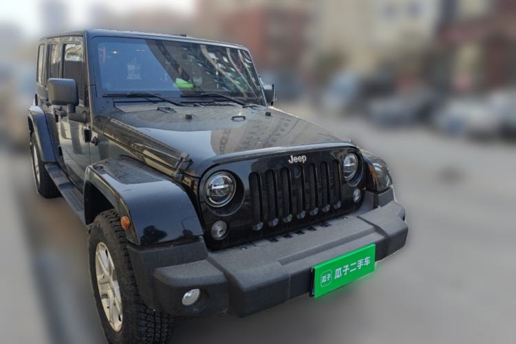 Used Jeep Wrangler 2014 3.0L Sahara Four-Door Edition Front Right 45 Deg