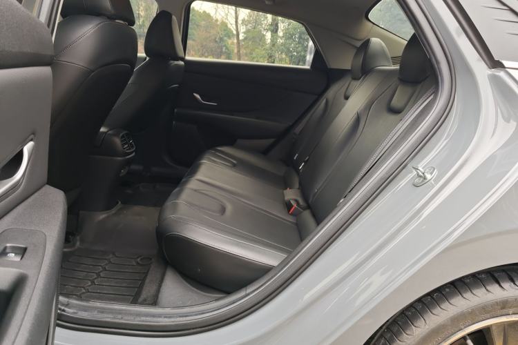 Used Hyundai Elantra 2021 1.5L CVT LUX Prestige Edition
