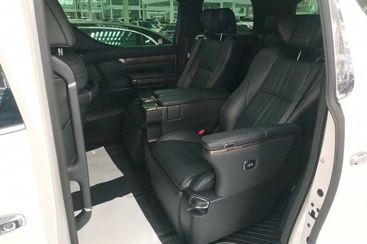 Used Toyota Vellfire 2023 Crown Dual-Engine 2.5L HV Luxury Edition