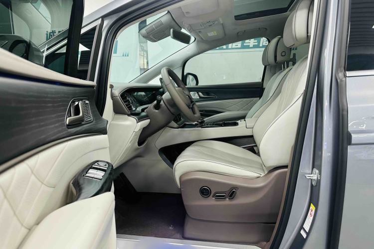 Used Denza D9 2022 DM-i 970 Four-Wheel Drive Flagship Model
