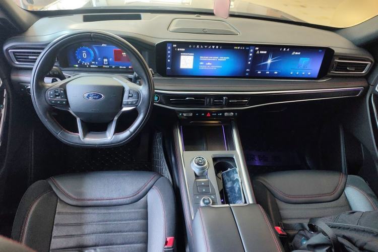 Used Ford Explorer 2023 EcoBoost 285 4x4 ST-LINE 6-Seater Center Console