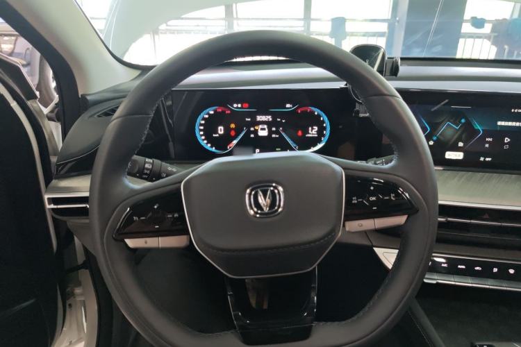 Used CHANGAN Eado 2023 Changan Edition PLUS Blue Whale NE 1.4T GDI DCT Prestige Version
