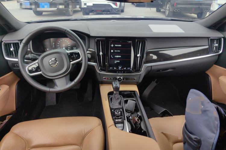 Used Volvo S90 2018 T4 Zhiyuan Edition
