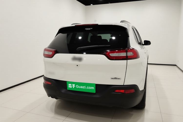 Used Jeep Cherokee 2014 2.4L Luxury Edition
