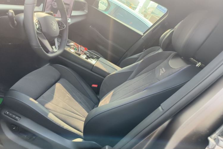 Used Volkswagen Teramont 2025 Tiguan Pro 450TSI Four-Wheel Drive Summit Edition
