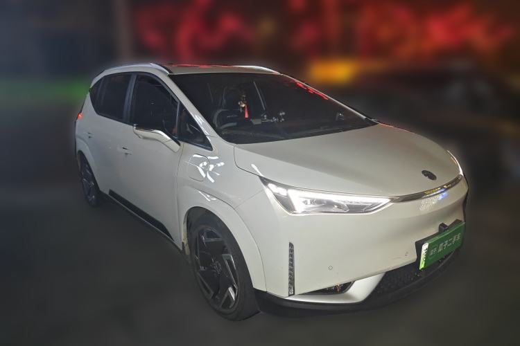 Used Hycan Z03 2022 510 km Range Trendy Cool Version 160 kW 61.13 kWh Front Right 45 Deg