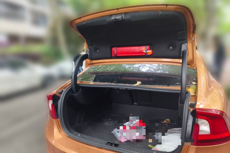 Used Volvo S60 2011 T6 AWD Prestige Edition Trunk