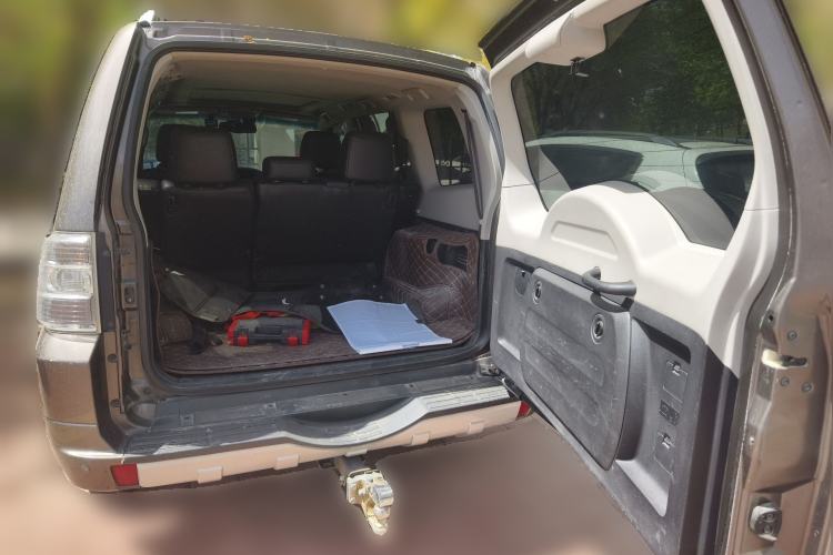 Used Mitsubishi Pajero 2011 3.0L Elite Edition Trunk