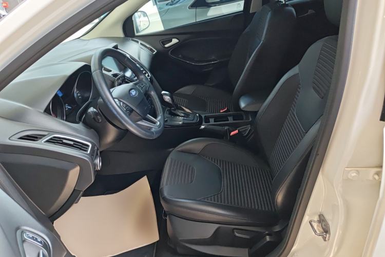 Used Ford Focus 2017 Hatchback 1.6L Automatic Fashion Edition Smart Drive Version
