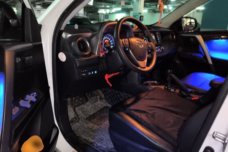 Used Toyota RAV4 2016 2.0L CVT Two-Wheel Drive Fashion Edition China V Standard