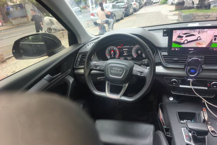 Used Audi Q5L 2021 40 TFSI Fashion Dynamic Model Steering Wheel
