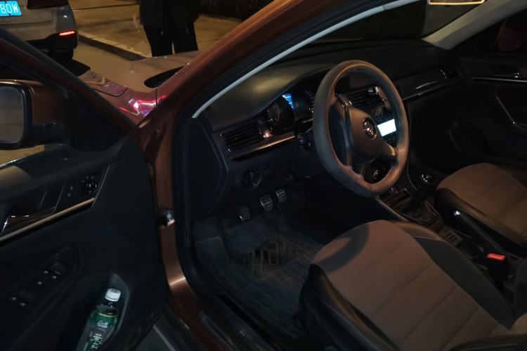 Used Volkswagen C-TREK 2017 230TSI Manual Comfort Version