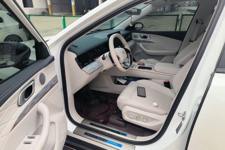 Used NETA L 2024 Extended-Range 310 Flash Charge PRO Edition Driver Seat