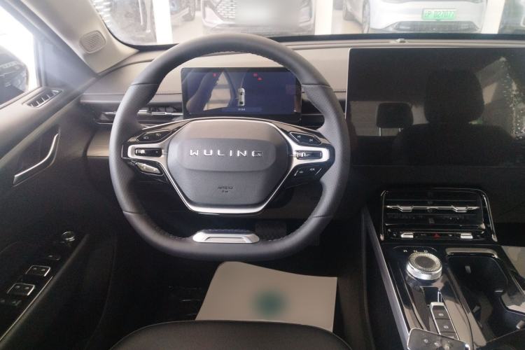 Used Wuling Xingguang 2024 Co-Creation Edition 510 Advanced Model
