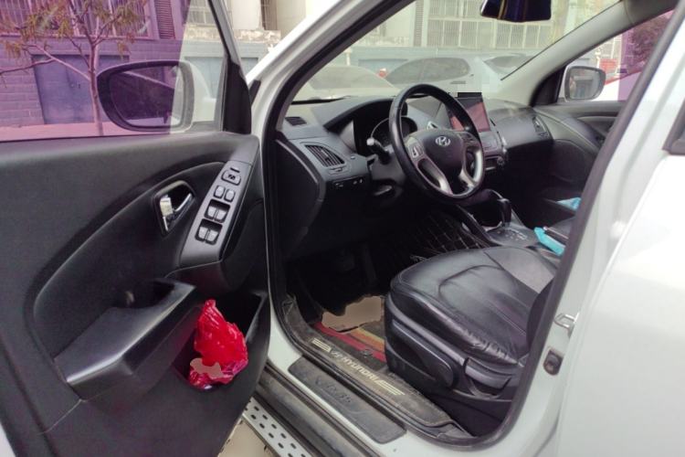 Used Hyundai ix35 2013 2.0L Automatic Two-Wheel Drive Smart GLS China IV Standard Driver Seat