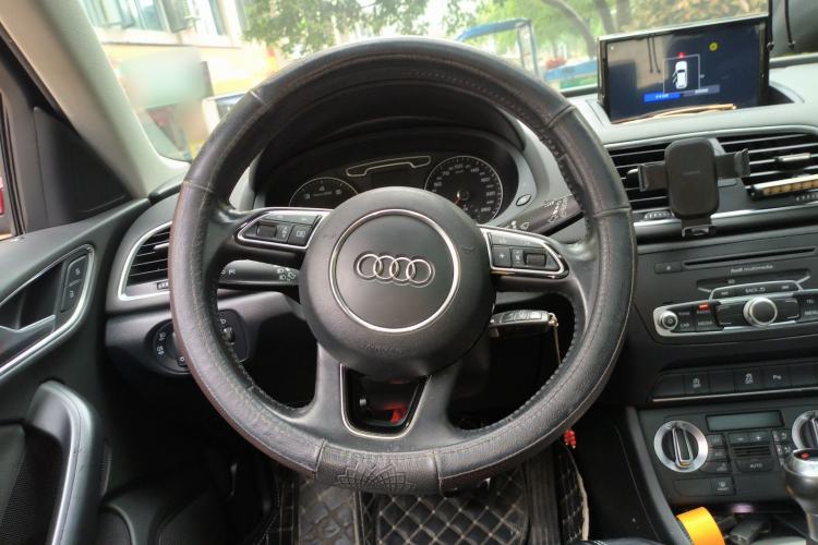 Used Audi Q3 2013 35 TFSI Ambition Edition Steering Wheel