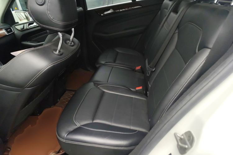 Used Mercedes-Benz M-Class 2014 ML 400 4MATIC Dynamic Model Left Rear Seat