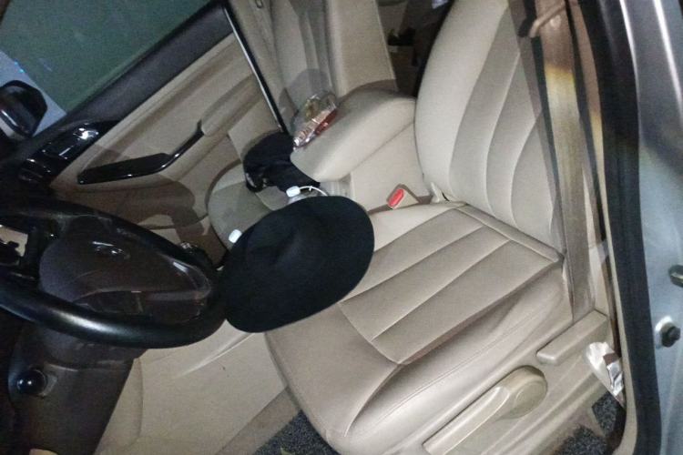 Used Baojun 730 2014 1.8L manual Comfort trim 7-seater