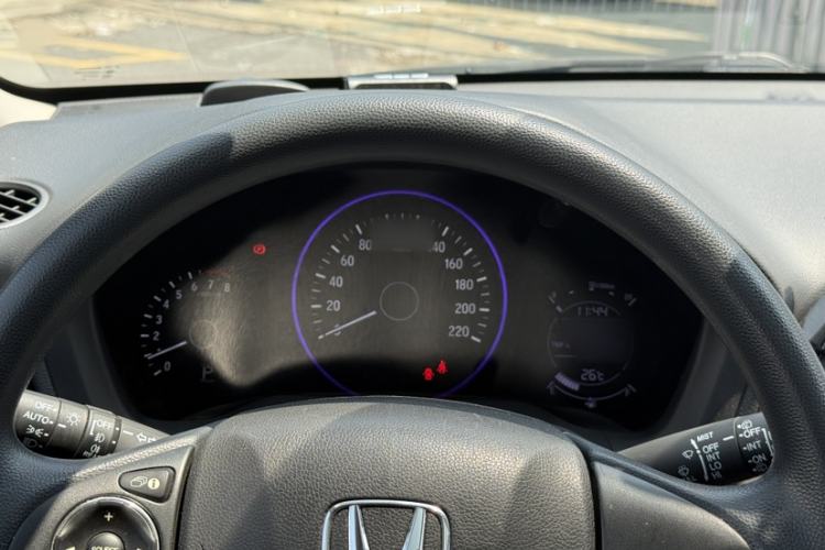 Used Honda Vezel 2020 1.5L CVT Elite Edition Interior 9