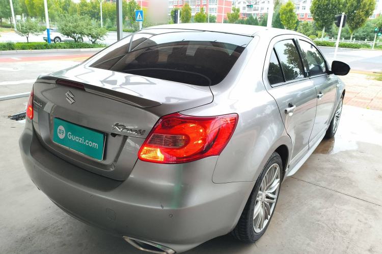 Used Suzuki Kizashi 2011 2.4L Two-Wheel Drive Sport with Navigation
