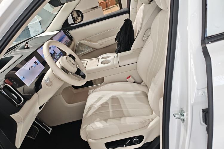 Used Hima AITO M8 2025 Extended-Range Ultra Version 53.4 kWh 5-Seater Edition
