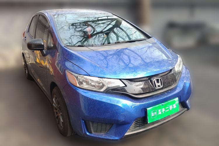 Used Honda Fit 2016 1.5L LXS CVT Comfort Sunroof Version Front Right 45 Deg