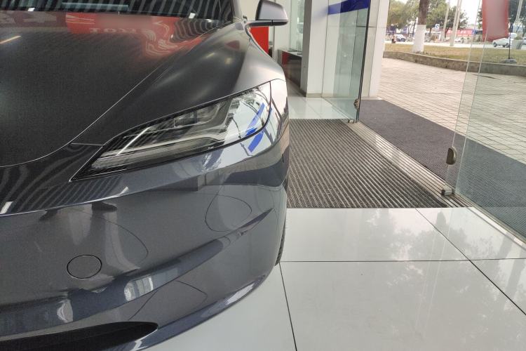 Used Tesla Model 3 2023 Long-Range All-Wheel-Drive Version
