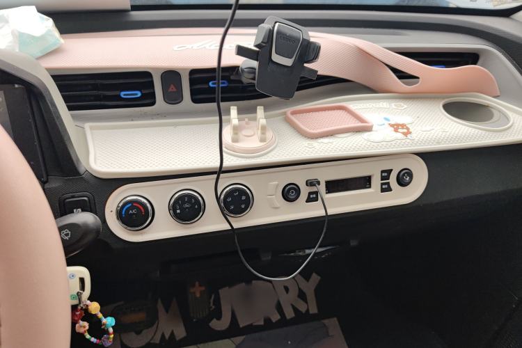 Used Wuling Hongguang MINIEV 2020 Freedom Version Lithium Iron Phosphate Audio And AC Panel