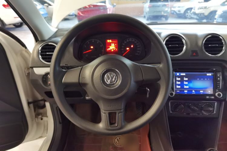 Used Volkswagen Jetta 2015 1.4L Manual Comfort Model Steering Wheel